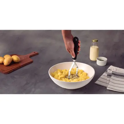 AMASSADOR DE BATATAS UTILITA PRETO TRAMONTINA