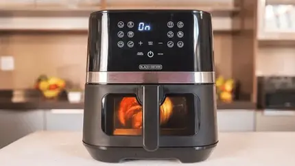 AIR FRYER DIGITAL COM VISOR GOURMAND GRIS BLACK E DECKER