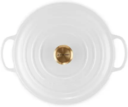 PANELA REDONDA 28CM SIGNATURE BRANCA (PEGADOR DOURADO) WHITE LE CREUSET