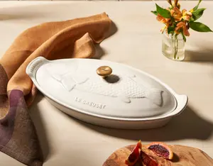 TRAVESSA PARA PEIXE COM TAMPA 34CM HERITAGE WHITE LE CREUSET