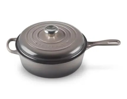PANELA REDONDA CASSADOU 26CM SIGNATURE FLINT LE CREUSET