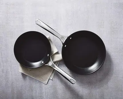 SET 2 FRIGIDEIRAS RASAS 24+28CM ENSC UNICO LE CREUSET