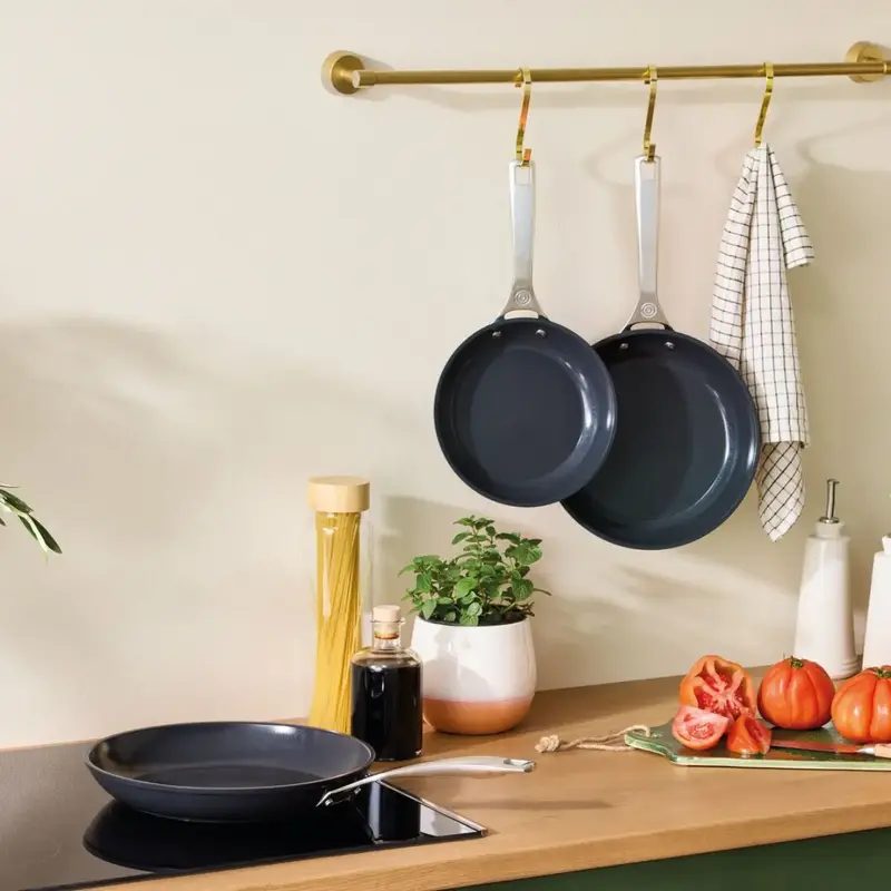 SET 2 FRIGIDEIRAS RASAS 24+28CM ENSC UNICO LE CREUSET