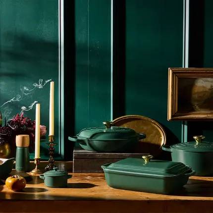 TRAVESSA QUADRADA COM TAMPA 2,9L SAN FRAN FORET LE CREUSET