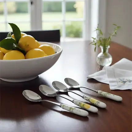 JOGO COM 4 COLHERES SOBREMESA LIMONE